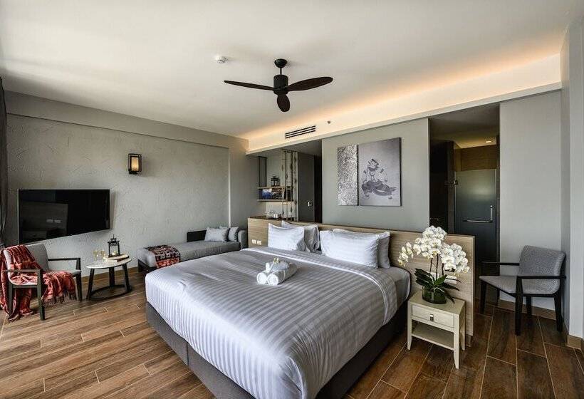 סוויטה נוף לבריכה, Isanook Resort & Suites Hua Hin