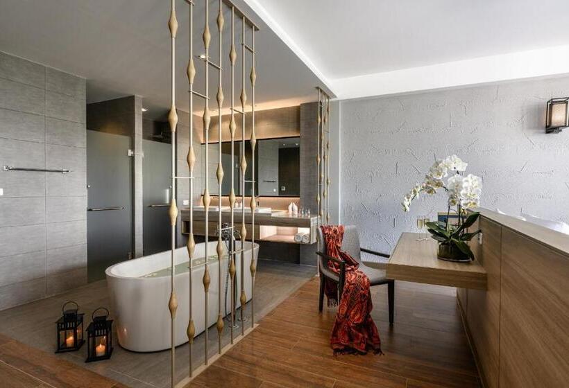 וילה עם חדר שינה אחד ובריכת שחיה, Isanook Resort & Suites Hua Hin