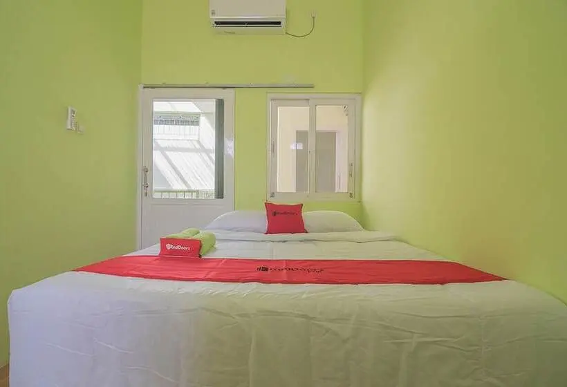 スタンダードルーム, Reddoorz Syariah Near Museum Wisma Karya Subang