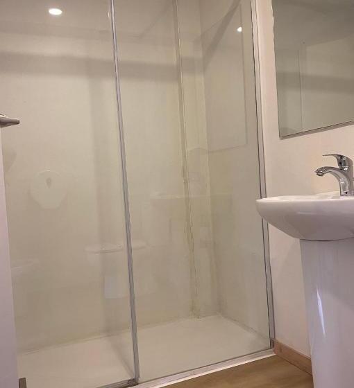 شقة غرفة واحدة, Aparthotel Montcada