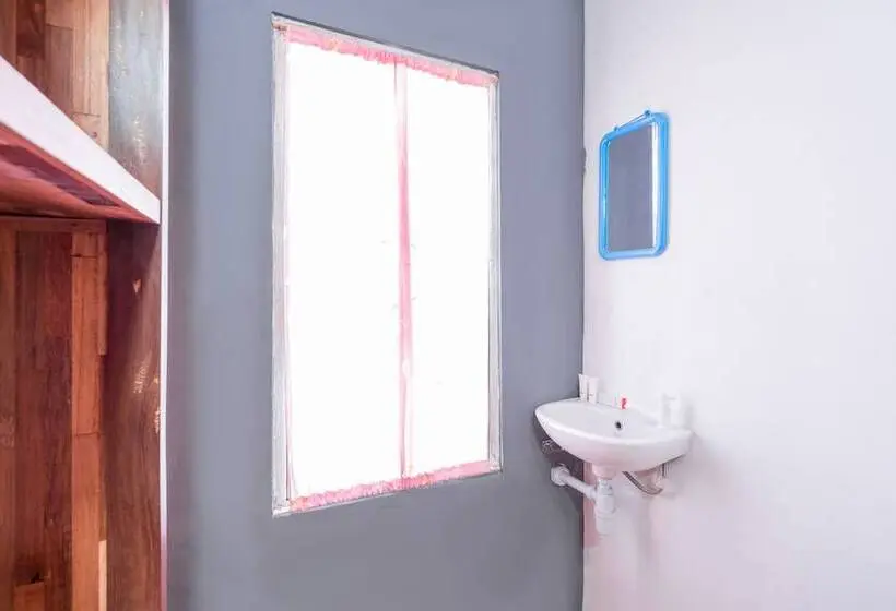 スタンダードルーム, Reddoorz Syariah Near Plengkung Gading 2