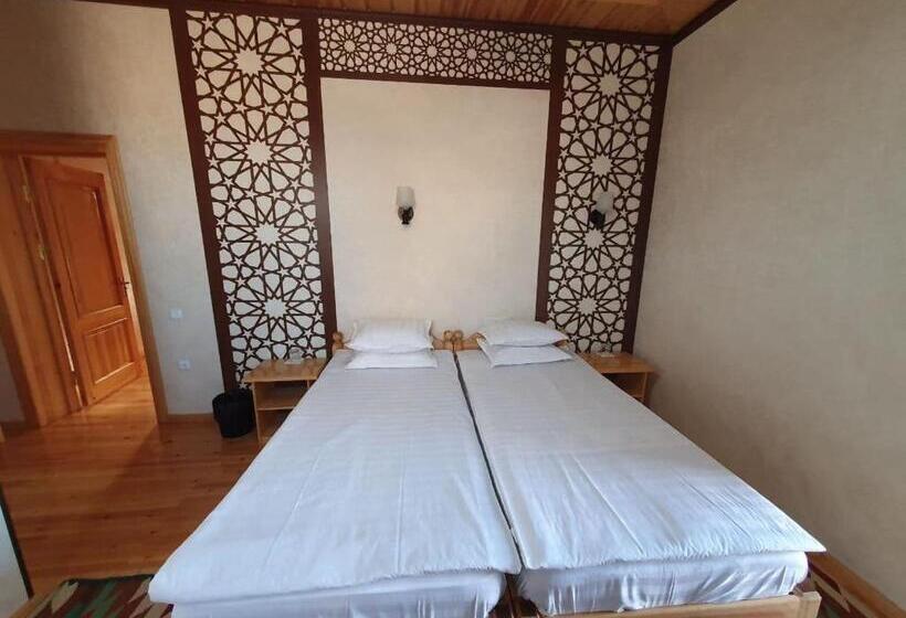 スタンダードルーム, Khiva Siyovush