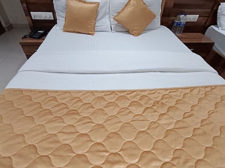 디럭스 룸, Rishi International