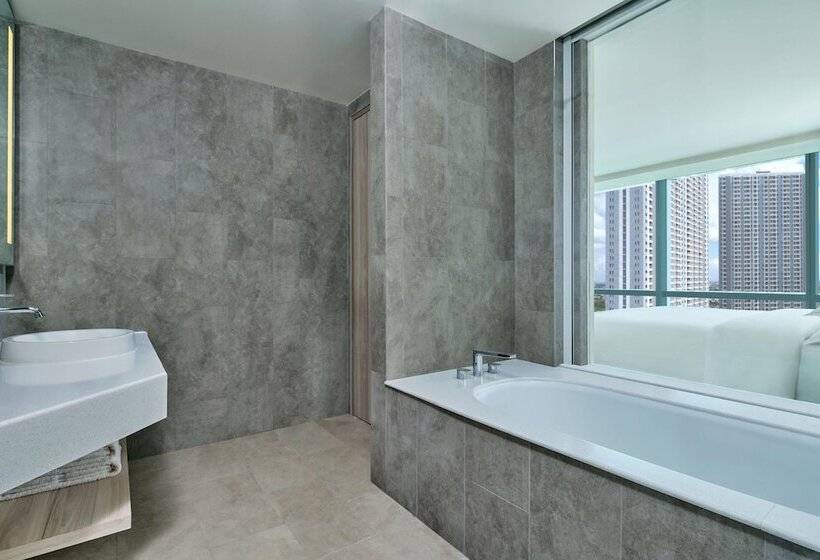 سوئیت جونیور با تخت بزرگ, Four Points By Sheraton Surabaya, Pakuwon Indah