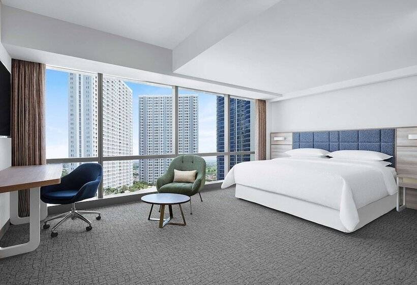 Junior Suite Cama King, Four Points By Sheraton Surabaya, Pakuwon Indah