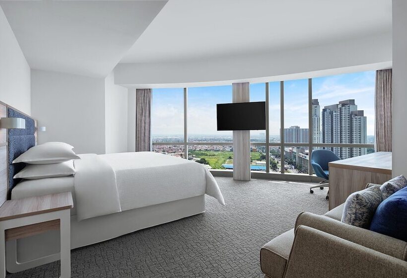 Junior Suite Cama King, Four Points By Sheraton Surabaya, Pakuwon Indah