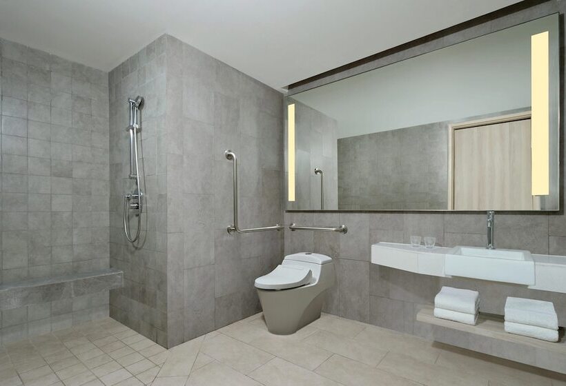 Quarto Premium, Four Points By Sheraton Surabaya, Pakuwon Indah