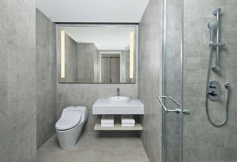 Quarto Premium, Four Points By Sheraton Surabaya, Pakuwon Indah