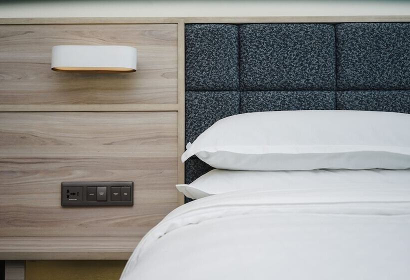 Quarto deluxe, Four Points By Sheraton Surabaya, Pakuwon Indah