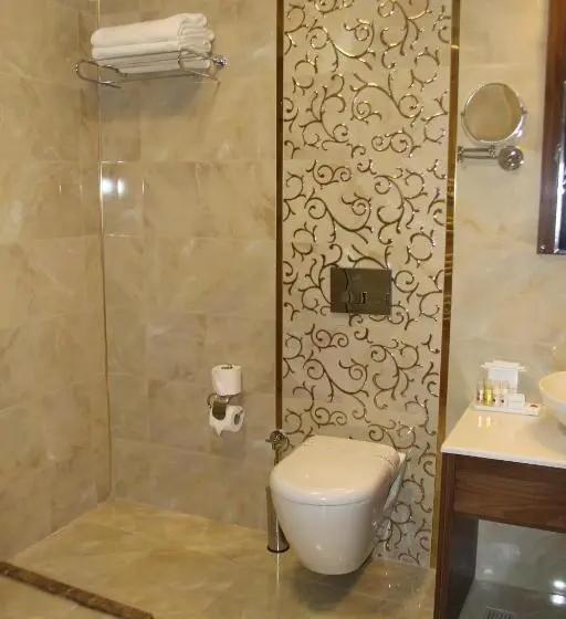 سوییت جونیور, Ramada By Wyndham Van