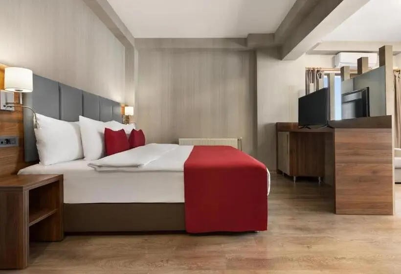 سوییت جونیور, Ramada By Wyndham Van