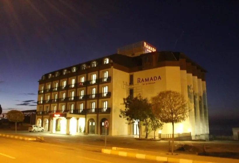 سوئیت با تخت بزرگ, Ramada By Wyndham Van