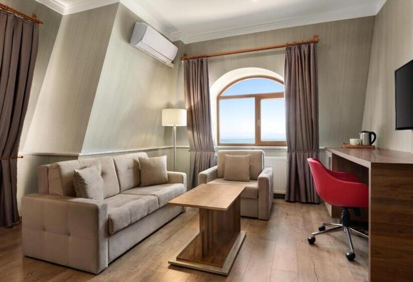 キングサイズベッドのスイートルーム, Ramada By Wyndham Van