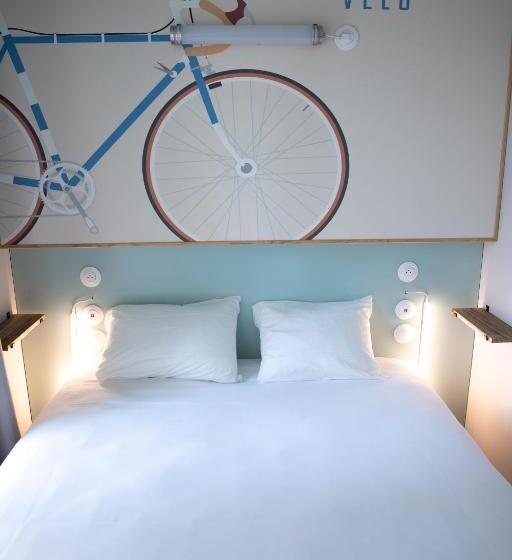 غرفة قياسية, The People   Tours