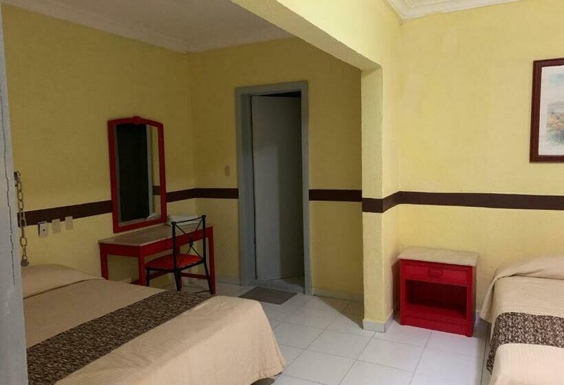 اتاق راحتی سه تخته, Tucán Veracruz