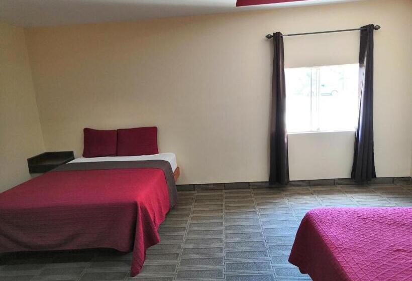 带2个双人床的标准工作室, Motel Ranchito