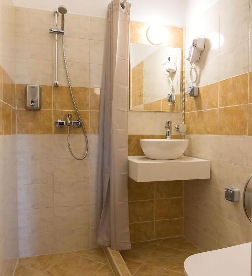 스탠다드 룸, Central