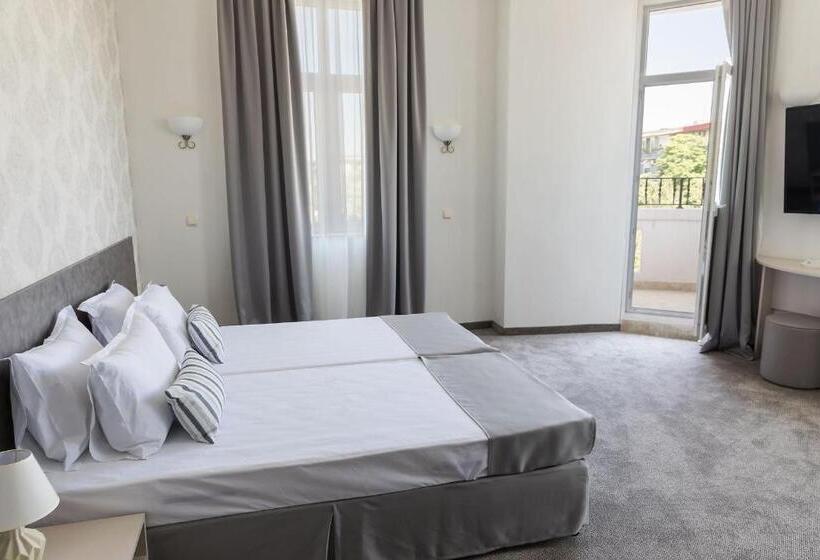 디럭스 룸, Central