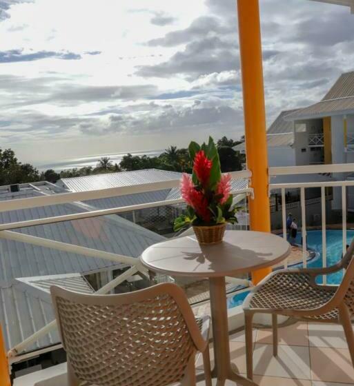 اتاق استاندارد با چشمانداز استخر, Hôtel Saint Georges