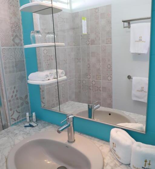 اتاق استاندارد با تخت بزرگ, Hôtel Saint Georges