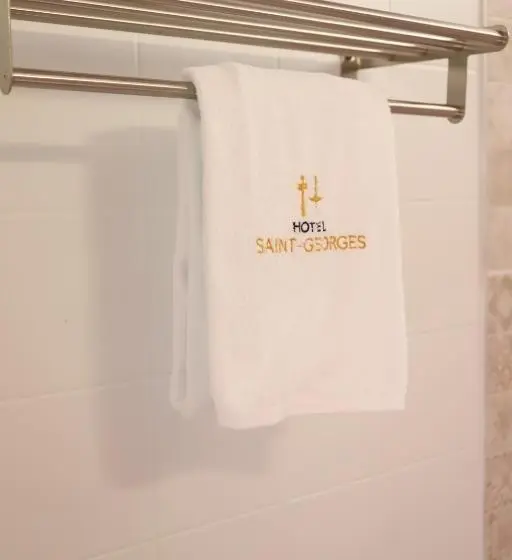 اتاق استاندارد با چشم‌انداز استخر, Hôtel Saint Georges