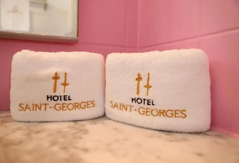 اتاق استاندارد سه تخته با چشم‌انداز استخر, Hôtel Saint Georges