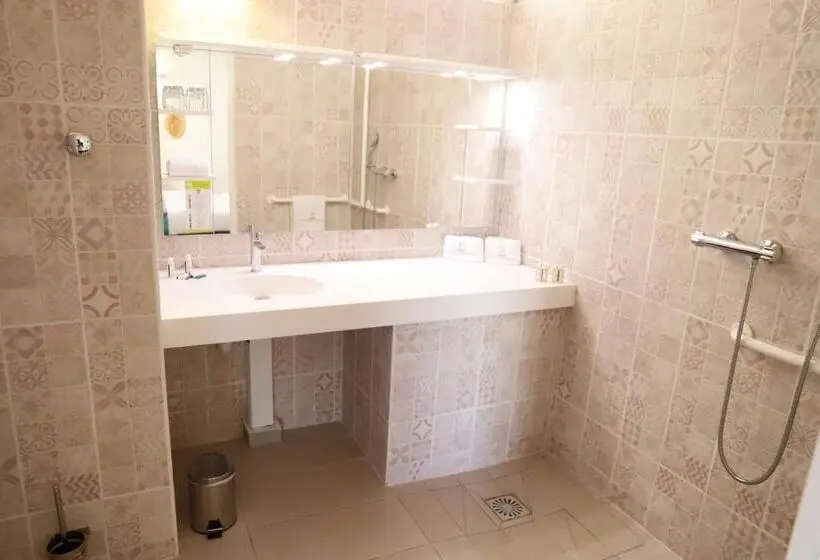 اتاق استاندارد برای معلولان, Hôtel Saint Georges