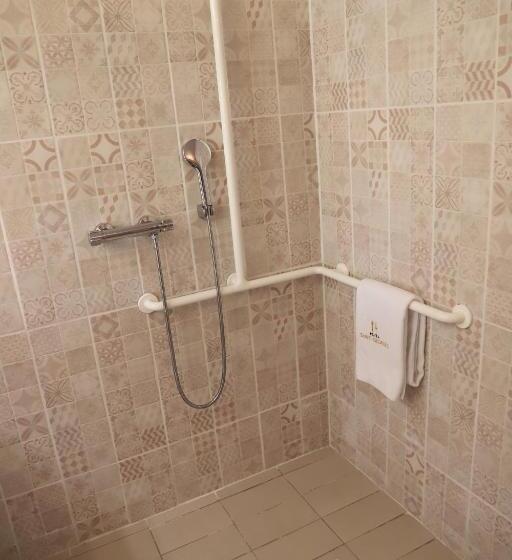 اتاق استاندارد برای معلولان, Hôtel Saint Georges