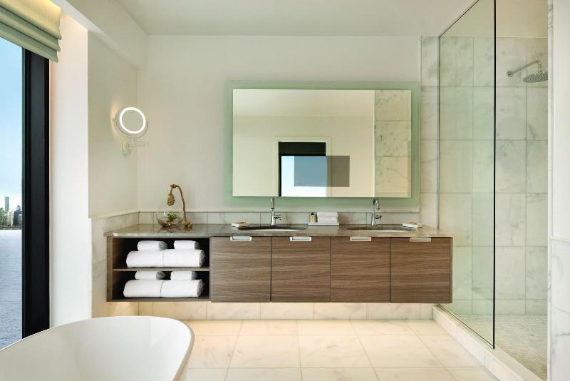 带大床的套房, Seaside Hotel North Vancouver