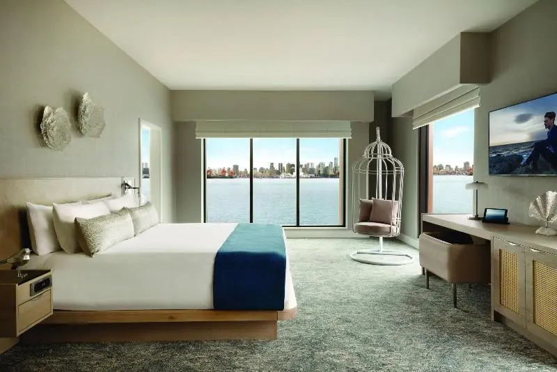 سوئیت با تخت بزرگ, Seaside Hotel North Vancouver