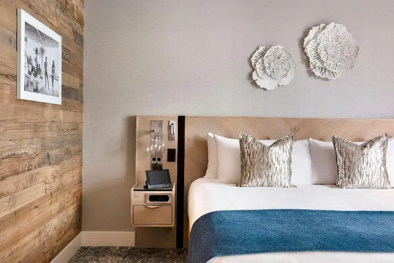 اتاق لوکس, Seaside Hotel North Vancouver