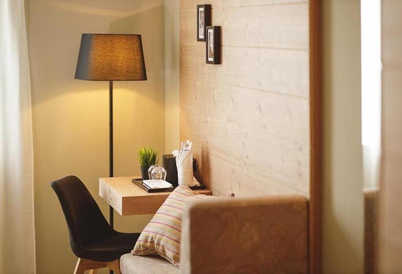 اتاق لوکس, Boutique Hotel Sunrose 7 Gourmet & Spa