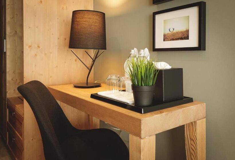 Deluxe room with river view, Boutique Hotel Sunrose 7   Gourmet & Spa