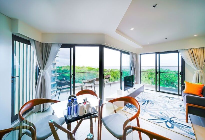 프리미엄 스위트, Tambuli Seaside Resort And Spa