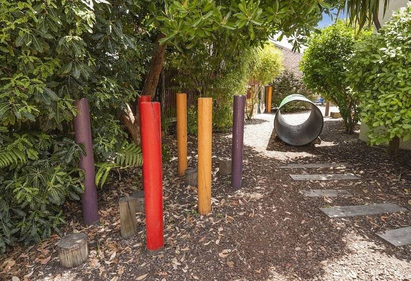 דירת 2 חדרי שינה עם נוף לגינה, The Village Resort