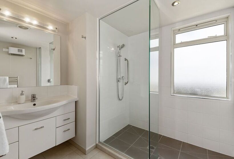 דירת 2 חדרי שינה עם נוף לגינה, The Village Resort