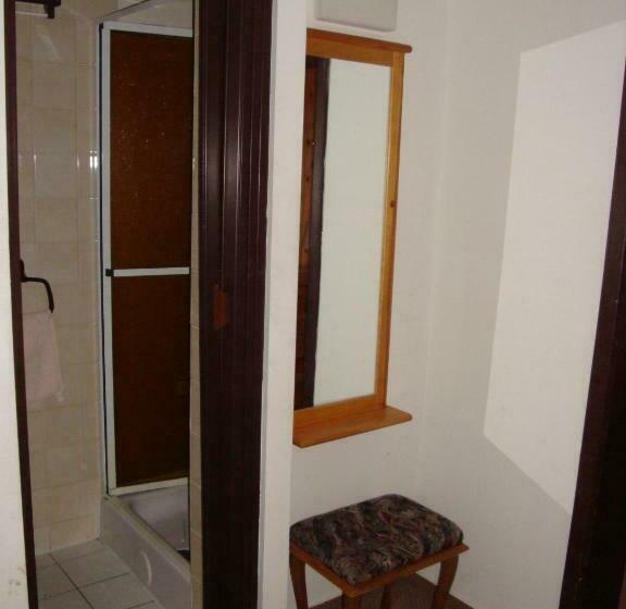 Háromágyas Standard Szoba Megosztott Fürdővel, Moravská Bouda