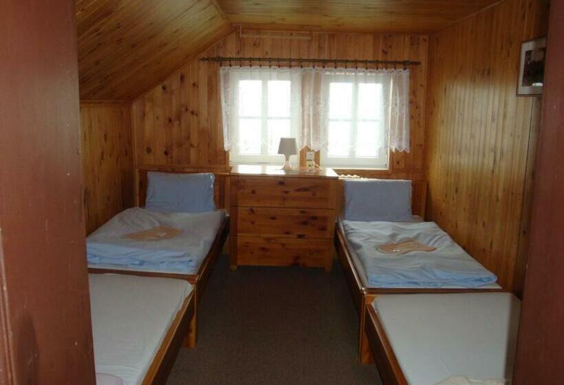 Négyágyas Standard Szoba Közös Fürdővel, Moravská Bouda