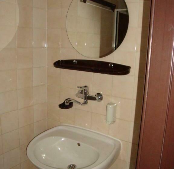 Négyágyas Standard Szoba Közös Fürdővel, Moravská Bouda