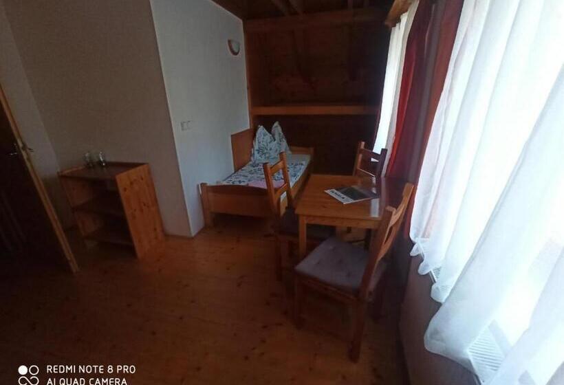 חדר סטנדרט לשלושה, Penzion Avalanche