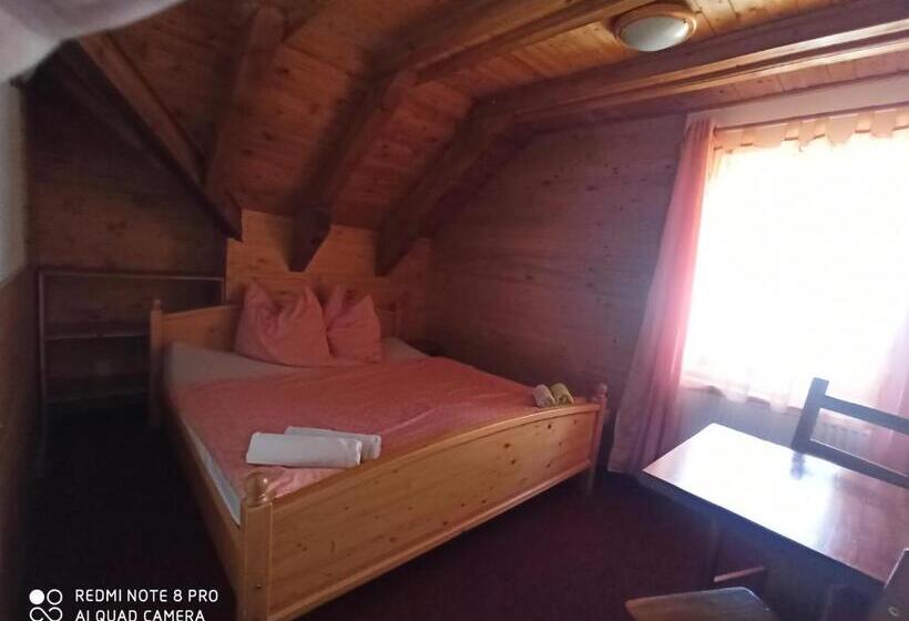 חדר סטנדרט לשלושה, Penzion Avalanche