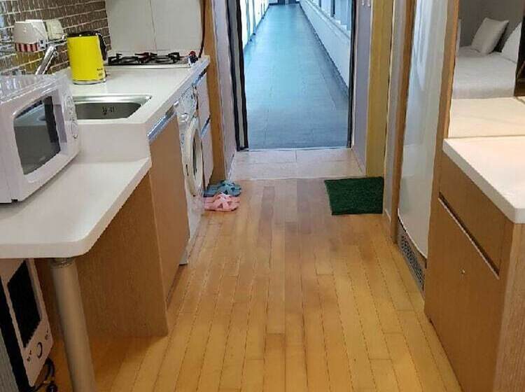 패밀리 룸, Sky Guestel