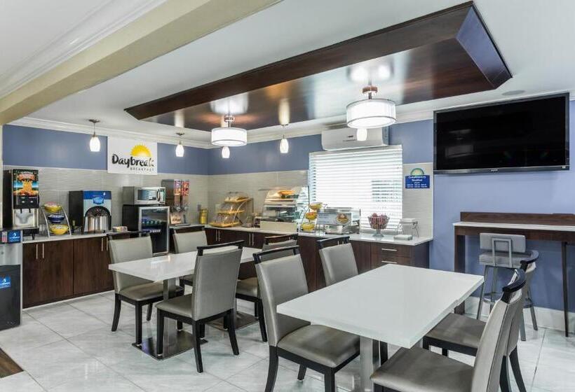 Номер Стандарт, Days Inn By Wyndham Goose Creek