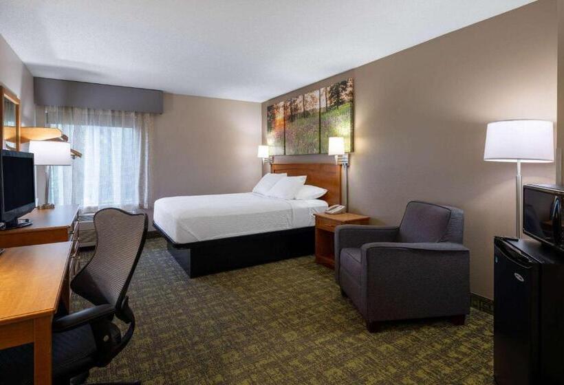 스탠다드 룸, Days Inn & Suites By Wyndham Madison