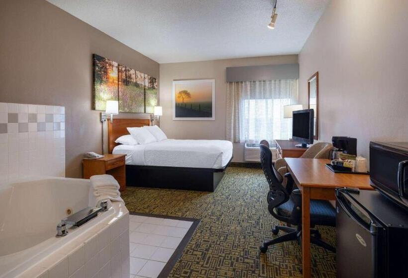 자쿠지 스위트, Days Inn & Suites By Wyndham Madison