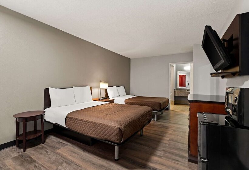 غرفه قياسيه سريرين مزدوجين, Rodeway Inn