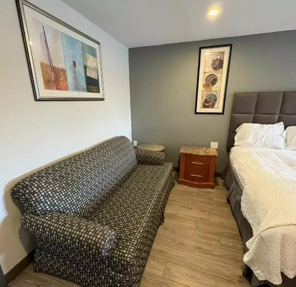 身障者適用キングサイズベッドルーム, Rodeway Inn Moosic  Scranton