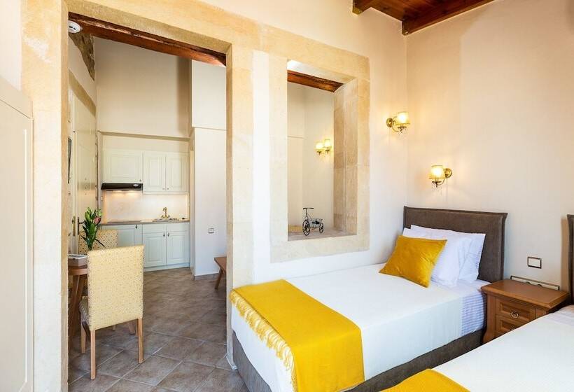 جناح مطلّ علي حمام السباحة, Phaedra Suites