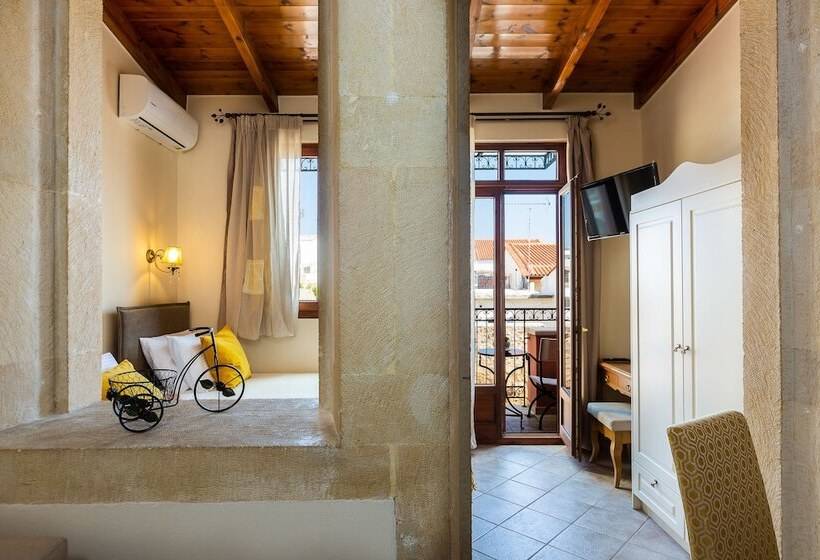 Suite cu Vedere la Piscină, Phaedra Suites