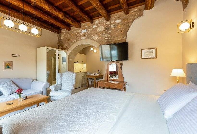 Suite cu Vedere la Piscină, Phaedra Suites